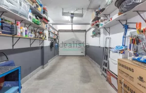 Chalet reformado de 4 dormitorios en Maracena