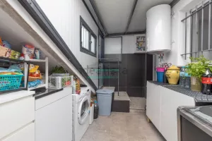 Chalet reformado de 4 dormitorios en Maracena