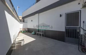Chalet reformado de 4 dormitorios en Maracena