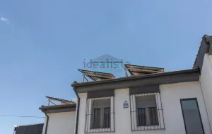 Chalet reformado de 4 dormitorios en Maracena