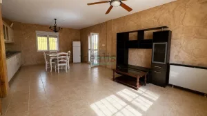 Casa con piscina en venta en Lachar