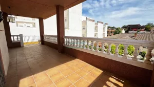 Casa con piscina en venta en Lachar