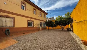 Casa con piscina en venta en Lachar