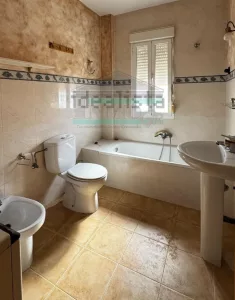 Casa con piscina en venta en Lachar