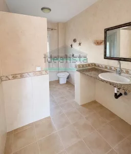 Casa con piscina en venta en Lachar