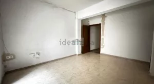 Piso de 3 dormitorios en calle Arabial