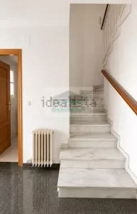 Casa con garaje de 3 dormitorios en Albolote