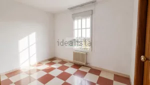 Casa con garaje de 3 dormitorios en Albolote