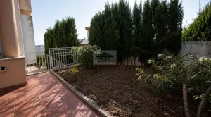 Casa con garaje de 3 dormitorios en Albolote