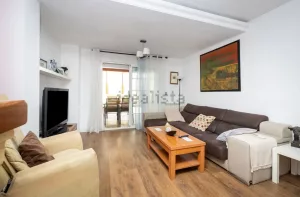Casa de 3 dormitorios reformada en el PTS