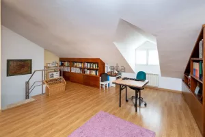 Casa de 3 dormitorios reformada en el PTS