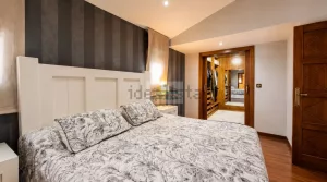 Chalet de 5 dormitorios con garaje en Albolote