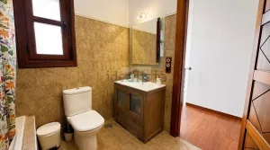 Chalet de 5 dormitorios con garaje en Albolote