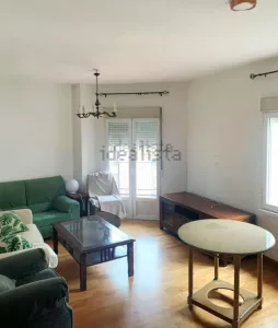 Piso en venta de 3 dormitorios en Gran Vía