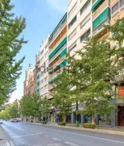 Piso en venta de 3 dormitorios en Gran Vía