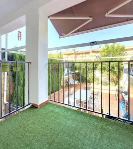 Casa de 4 dormitorios con patio y garaje