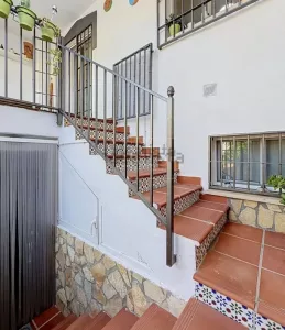 Casa de 4 dormitorios con patio y garaje