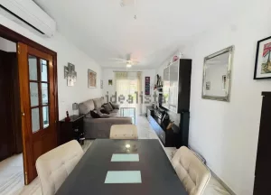 Casa de 4 dormitorios con patio y garaje