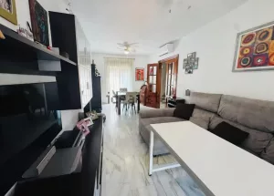 Casa de 4 dormitorios con patio y garaje