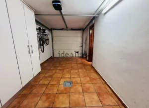 Casa de 4 dormitorios con patio y garaje