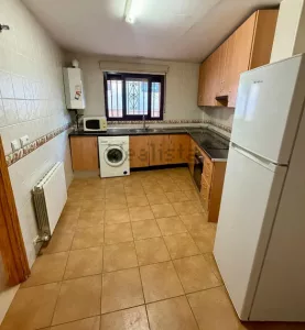 Dúplex de 3 dormitorios en el barrio de Monachil