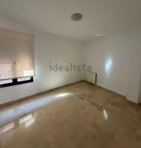 Dúplex de 3 dormitorios en el barrio de Monachil