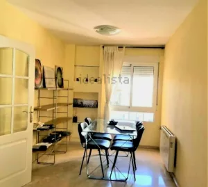 Casa de 3 dormitorios y garaje en Cajar