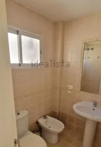 Casa de 3 dormitorios y garaje en Cajar