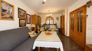 Casa con 3 dormitorios con patio y garaje en Purchil