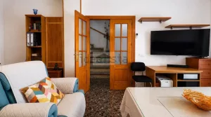 Casa con 3 dormitorios con patio y garaje en Purchil