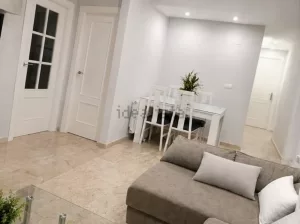 Piso reformado de 2 dormitorios en La Zubia