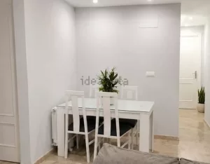 Piso reformado de 2 dormitorios en La Zubia
