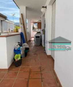 Ático de 1 dormitorio con patio en La Zubia