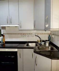 Ático de 1 dormitorio con patio en La Zubia