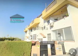 Ático de 1 dormitorio con patio en La Zubia