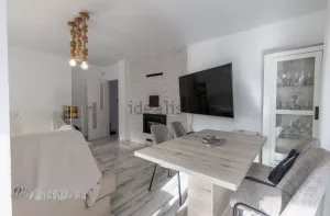 Chalet con piscina y 3 dormitorios en Otura