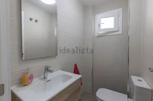 Chalet con piscina y 3 dormitorios en Otura