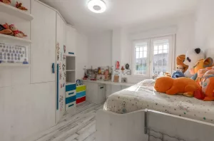 Chalet con piscina y 3 dormitorios en Otura
