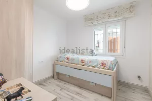 Chalet con piscina y 3 dormitorios en Otura