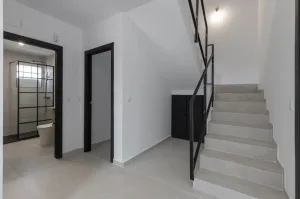 Casa reformada de 6 dormitorios en Cájar