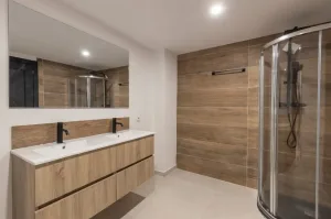 Casa reformada de 6 dormitorios en Cájar