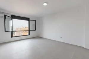 Casa reformada de 6 dormitorios en Cájar
