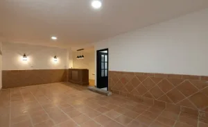 Casa reformada de 6 dormitorios en Cájar