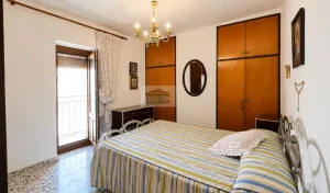 Casa de 4 dormitorios en venta en Deifontes