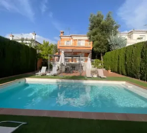 Chalet de 4 dormitorios con piscina en Monachil