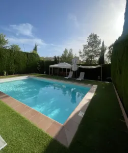 Chalet de 4 dormitorios con piscina en Monachil