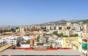 Piso de alquiler con 4 dormitorios en El Zaidín