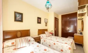 Piso de alquiler con 4 dormitorios en El Zaidín