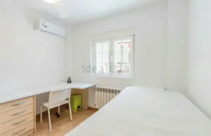 Piso de alquiler con 4 dormitorios en La Chana