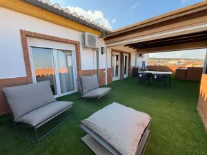 Ático de 1 dormitorio en alquiler en La Zubia